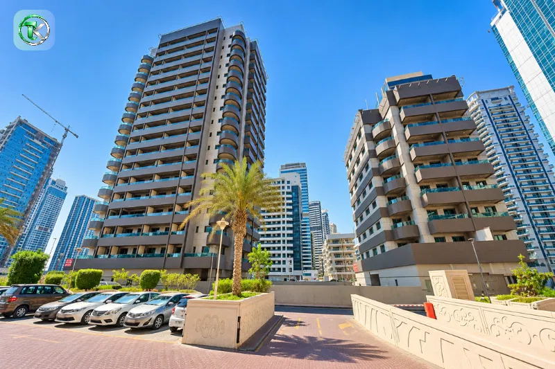 Al Zarooni Building Marina residential towers and parking area