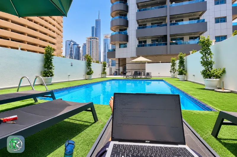 Al Zarooni Building Marina swimming pool and residential amenities